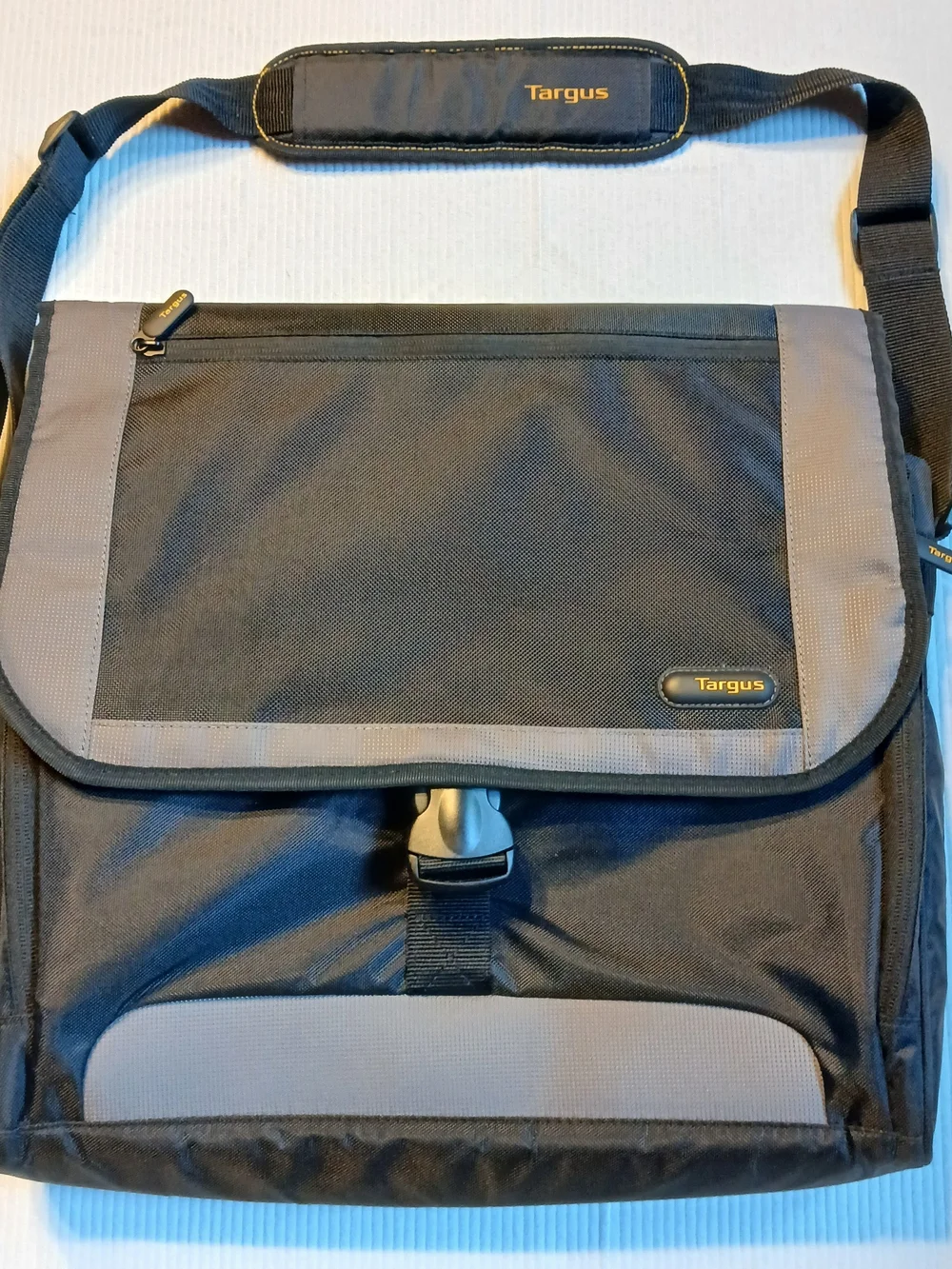 Targus CityGear TCG200 17.3